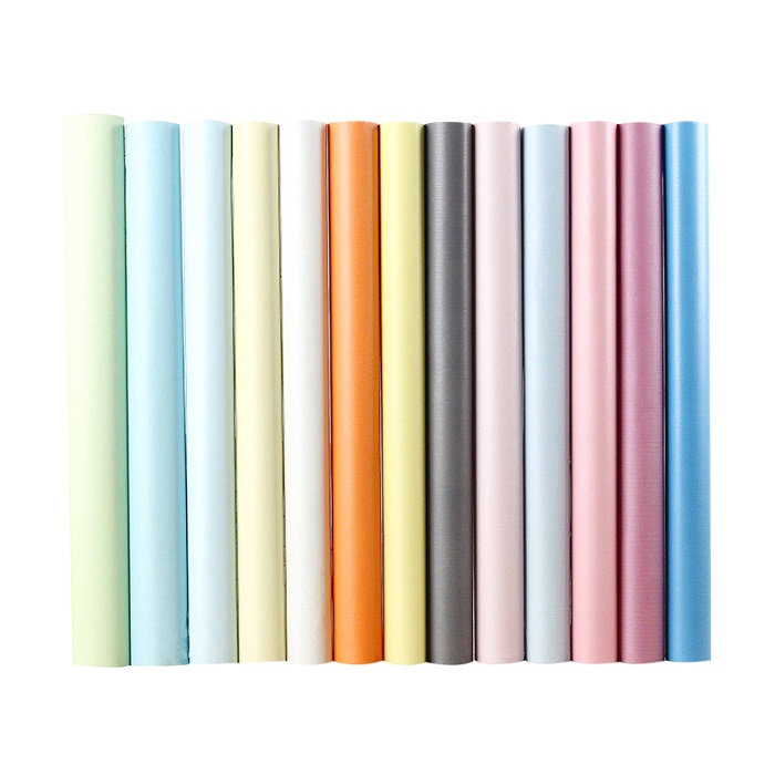 Hvordan former ensfarvede tapeter interiørets æstetik i dag?